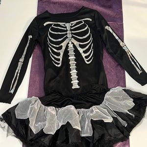 Skeleton costume